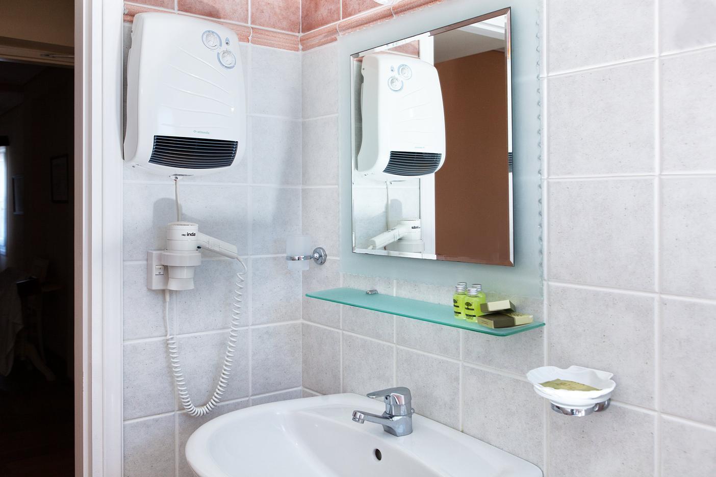 Egli Hotel Ándros Dış mekan fotoğraf